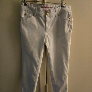 Sabrina Lauren White Cropped Pants – Size 10 (Never Worn)